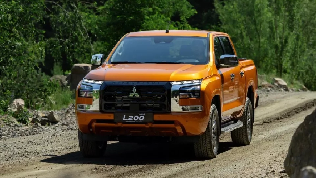 MITSUBISHI L200